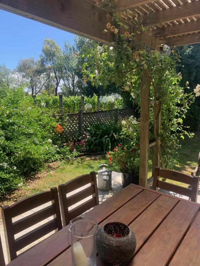 Villa In The Vines Martinborough Exterior foto